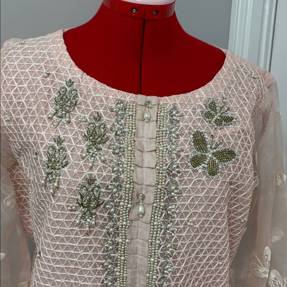 Embroidered Peach Lawn Kurta Set View 2